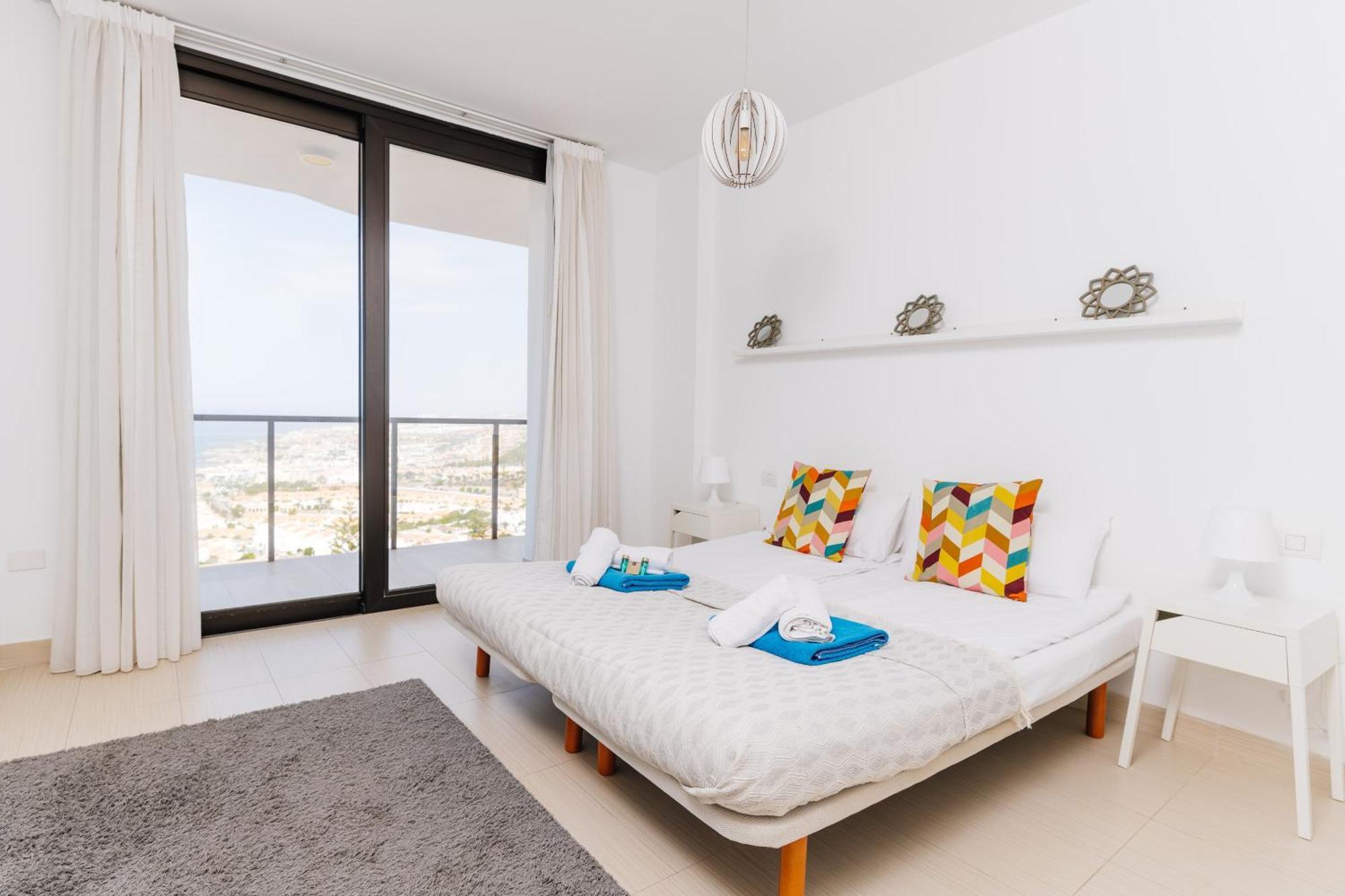 Sunset White Villa - Ocean View, Jakuzzi, Heated Pool, Air-Conditioning, Grill Playa de las Americas  Exterior foto